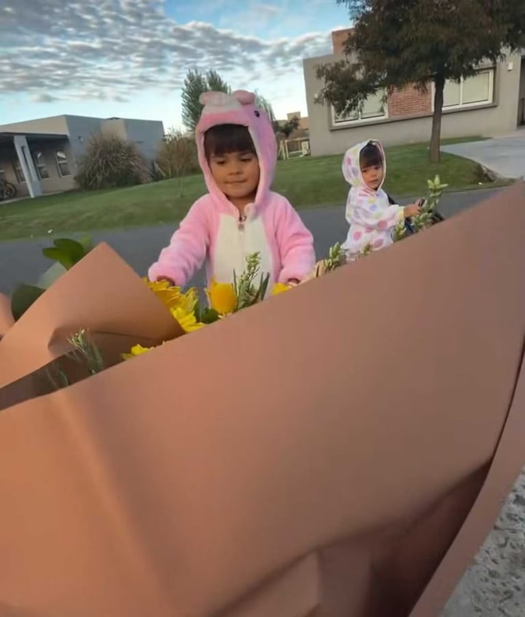 Las Hijas de Thiago Medina y Daniela Celis.