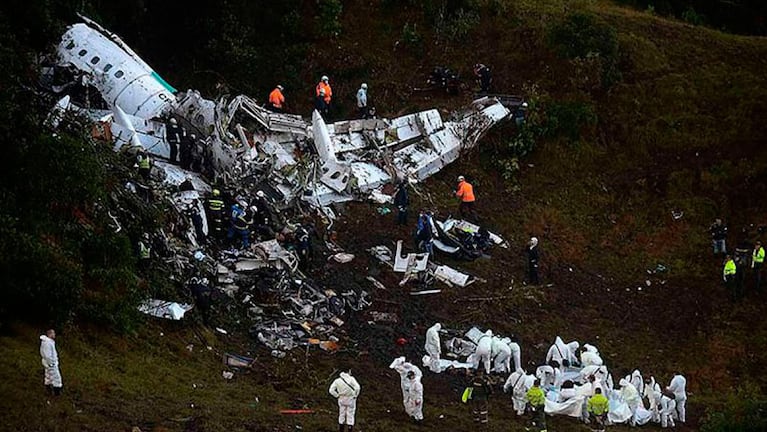 Las imágenes del avión estrellado todavía duelen.