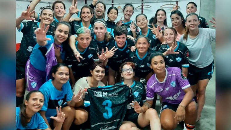 Las integrantes del equipo femenino del club de Quilmes.