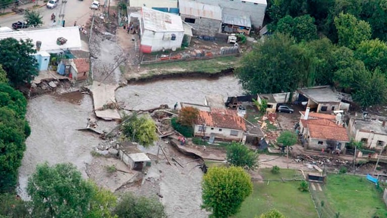 Las inundaciones dejaron ocho muertes e innumerables pérdidas materiales.