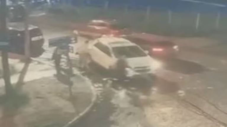Las jóvenes abordaron la camioneta minutos antes de desaparecer.