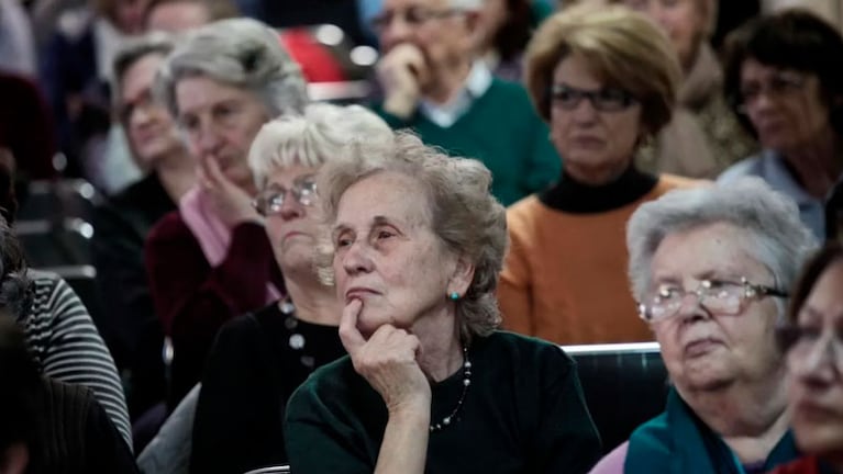 Las jubilaciones y pensiones aumentan en septiembre: cómo quedarán los  salarios | ElDoce