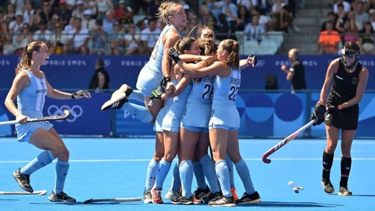 Las Leonas se acercan a una medalla para Argentina en París 2024.