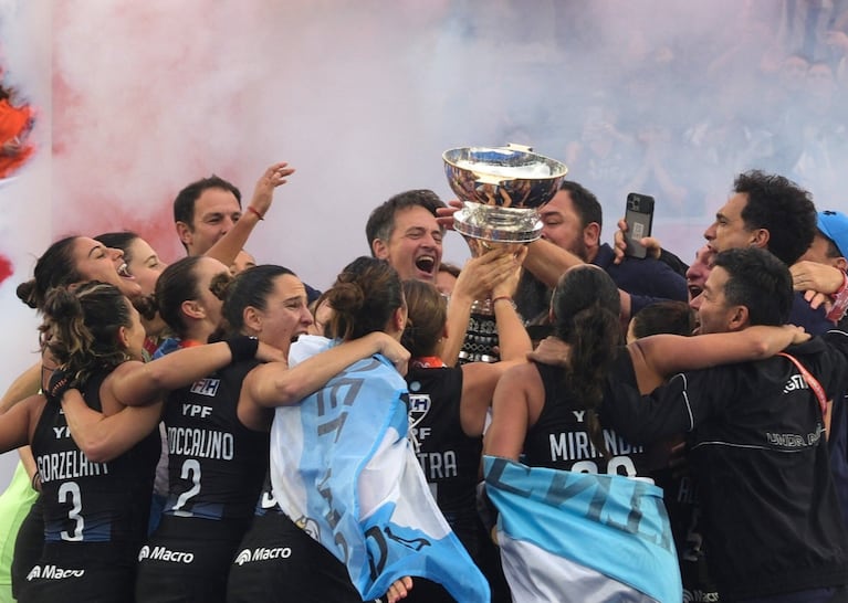 Las Leonas vencieron a Países Bajos por penales.