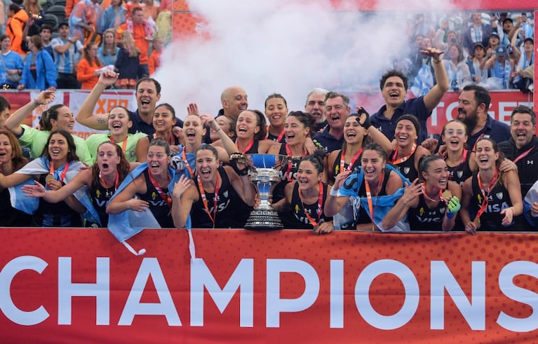 Las Leonas vencieron a Países Bajos por penales.