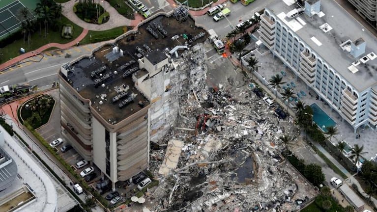 Las llamadas al 911 en medio de la desesperación por el derrumbe en Miami