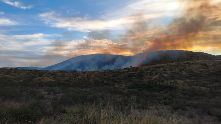 Las llamas se extendieron en la zona noroeste de La Calera.