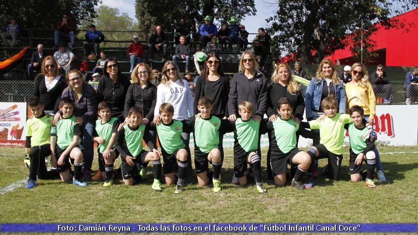 Las madres de Río Tercero festejaron junto a sus hijos. 