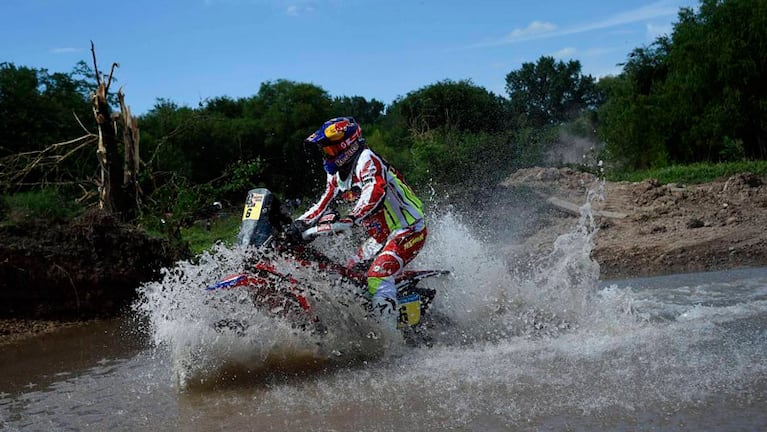 Las motos abrieron la ruta del Dakar en Carlos Paz. 