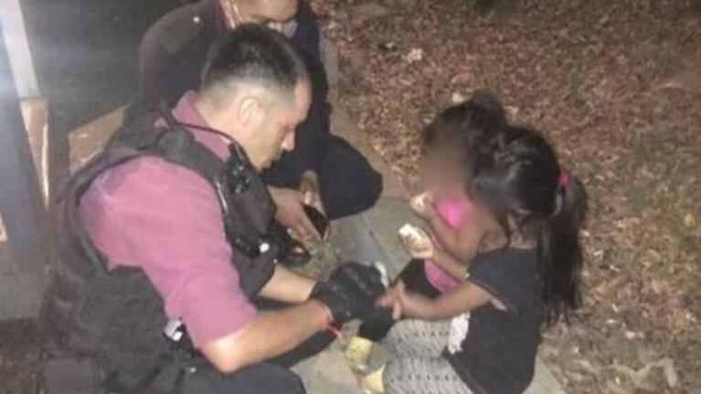 Las nenas aparecieron angustiadas en la calle.