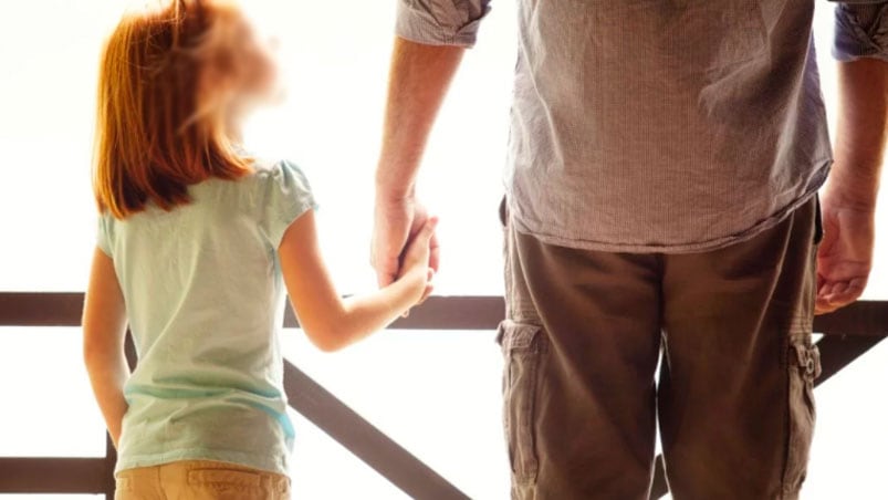 Las nenas podrían viajar con su mamá antes de fin de año.