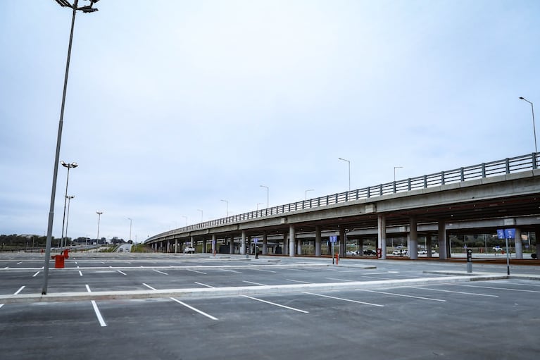 Las nuevas playas de estacionamiento del estadio Kempes.