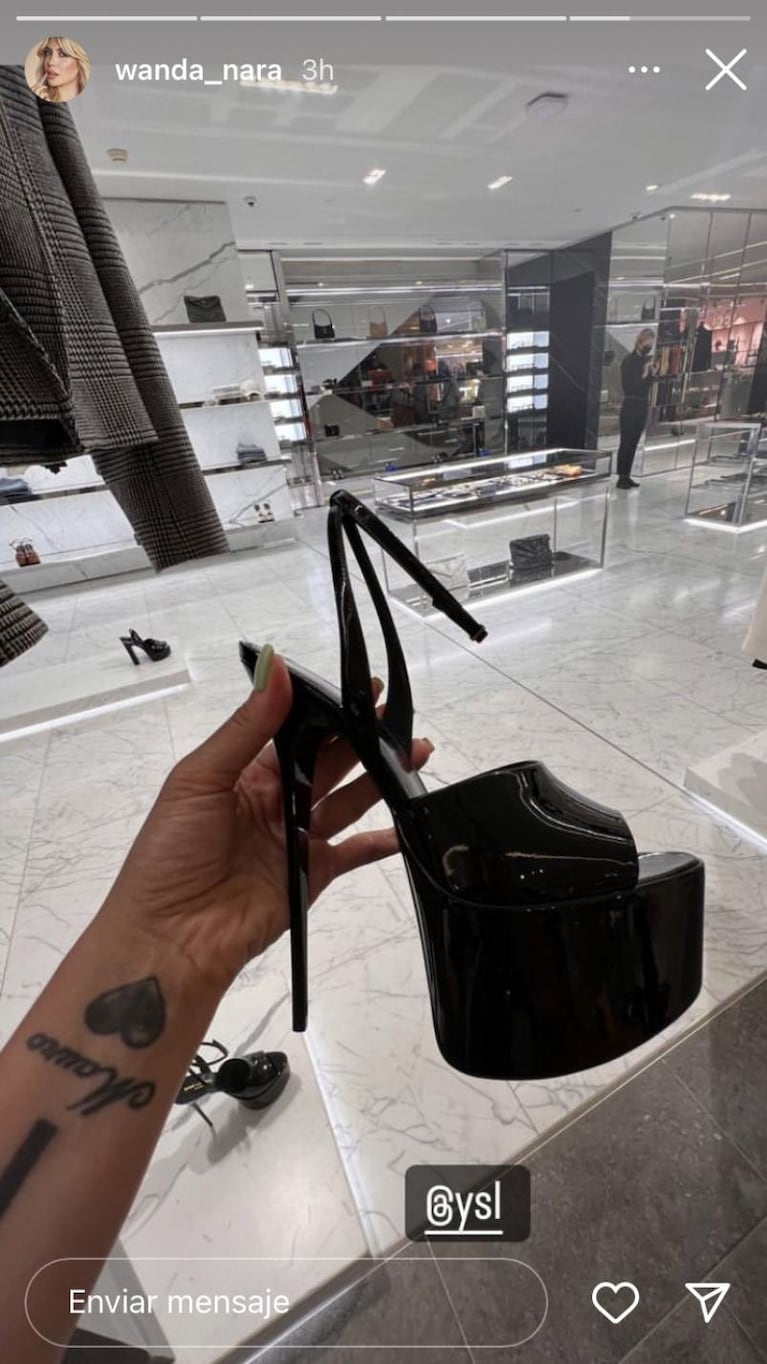 Las nuevas sandalias favoritas de Wanda Nara: el precio y la marca