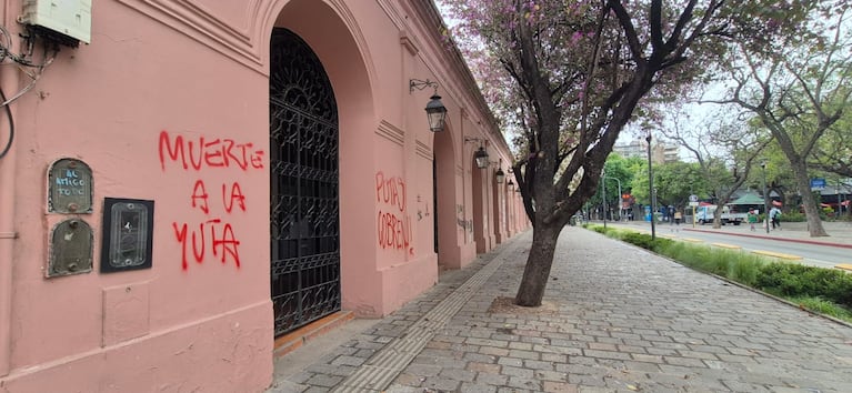 Las paredes del centro de Córdoba tras las pintadas.