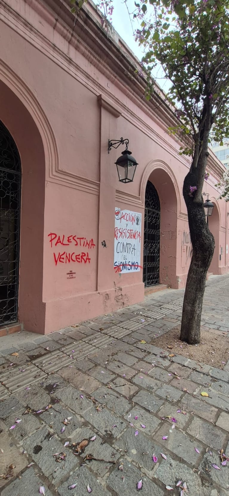 Las paredes del centro de Córdoba tras las pintadas.