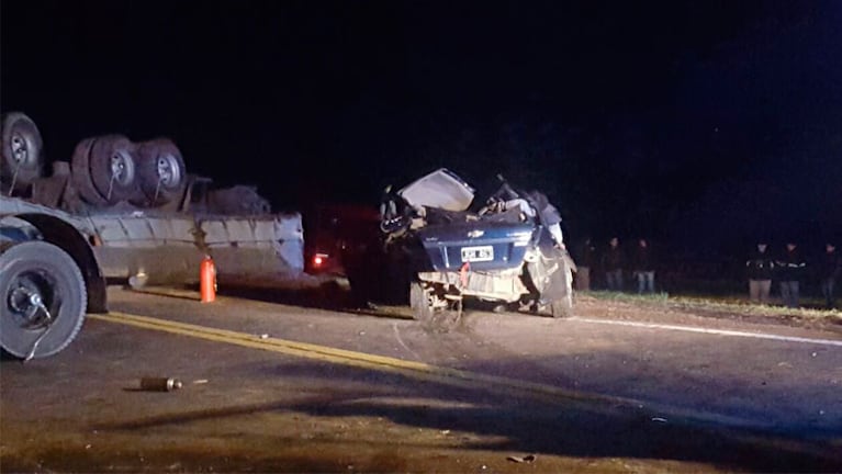 Las personas fallecidas en la tragedia de la ruta 8 viajaban en un Chevrolet Aveo.