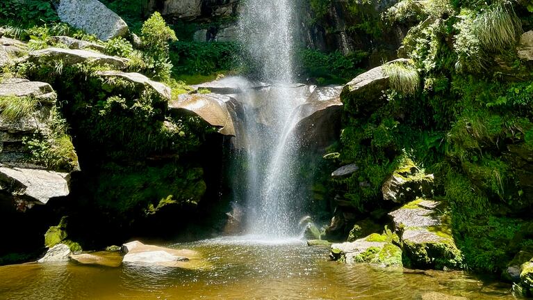 Las Petacas, una cascada de 50 metros que maravilla con vistas al Champaquí