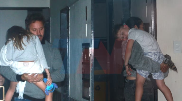 Las postales de Vicuña con sus hijos.