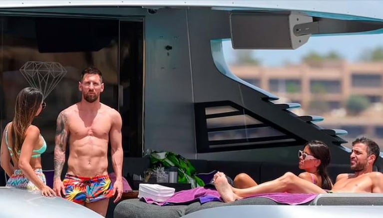 Las primeras fotos de las lujosas vacaciones de Messi y Antonela en Ibiza