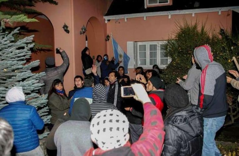 Las protestas dejaron cuatro heridos en Santa Cruz