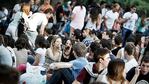 Las restricciones nocturnas apuntan a evitar la circulación y contagios entre los jóvenes.