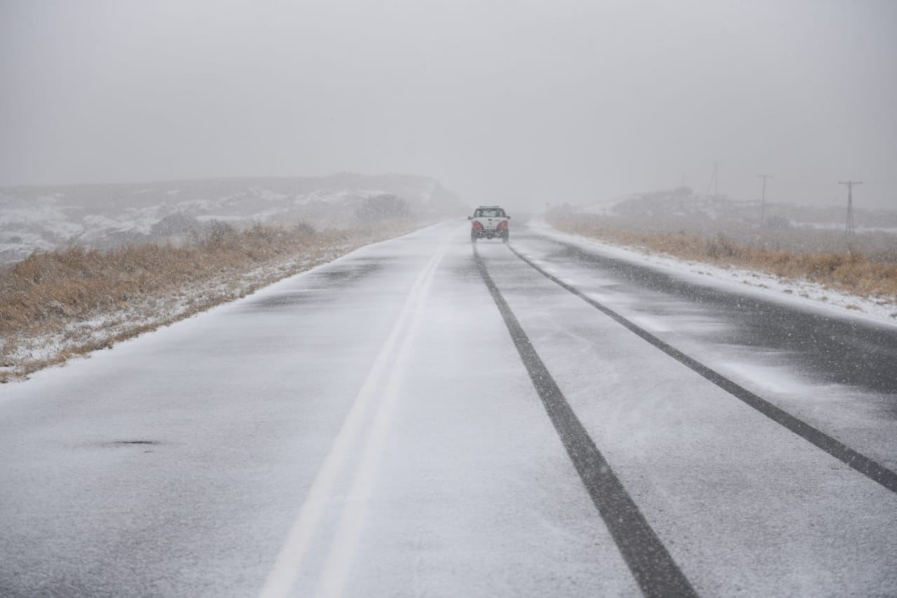 Las sierras cordobesas cubiertas de blanco, un paisaje soñado. Foto: Lucio Casalla / El Doce