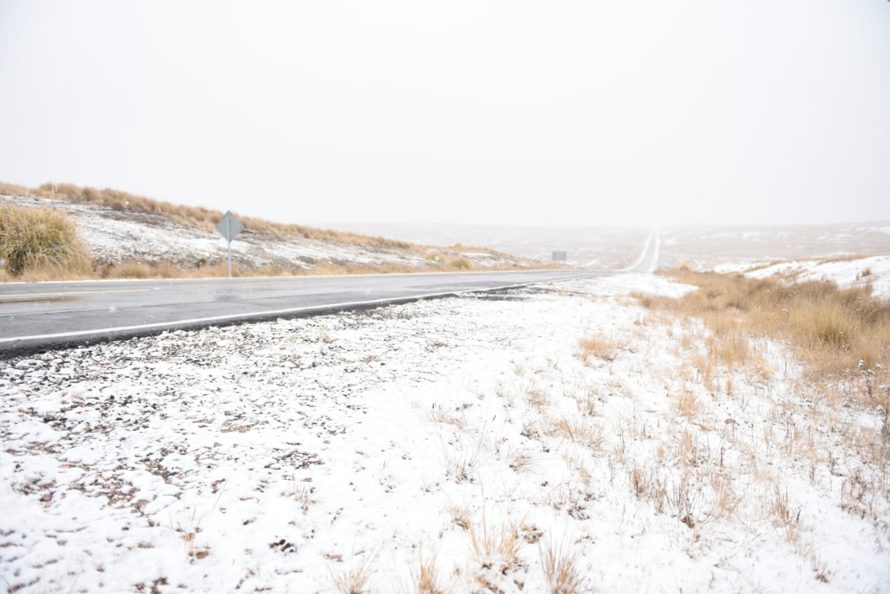 Las sierras cordobesas cubiertas de blanco, un paisaje soñado. Foto: Lucio Casalla / El Doce