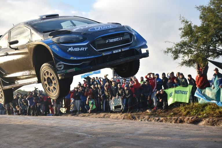 Las sierras de Córdoba vibraron con el paso de los autos. Foto: Lucio Casalla / ElDoce.tv