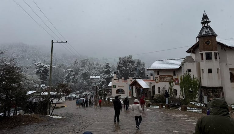 Las sierras se pintaron de blanco por las importantes nevadas.
