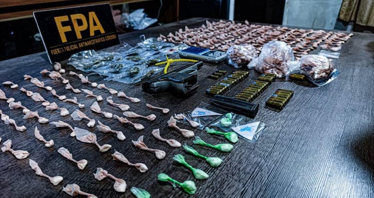 Las sustancias secuestradas durante los allanamientos.