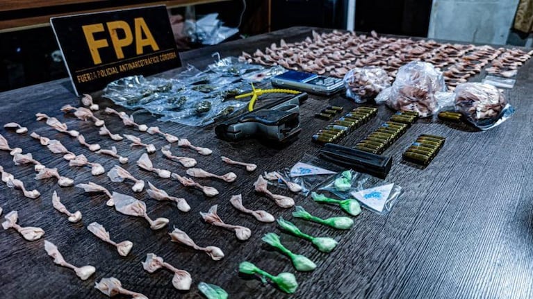 Las sustancias secuestradas durante los allanamientos.
