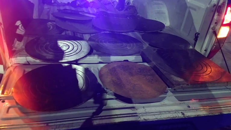 Las tapas de alcantarillas recuperadas por la Policía.