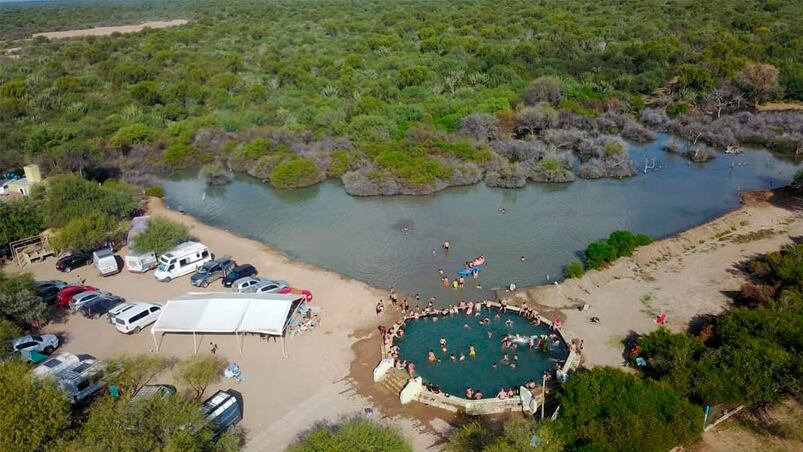 Las termas de El Quicho, el gran atractivo de Serrezuela.