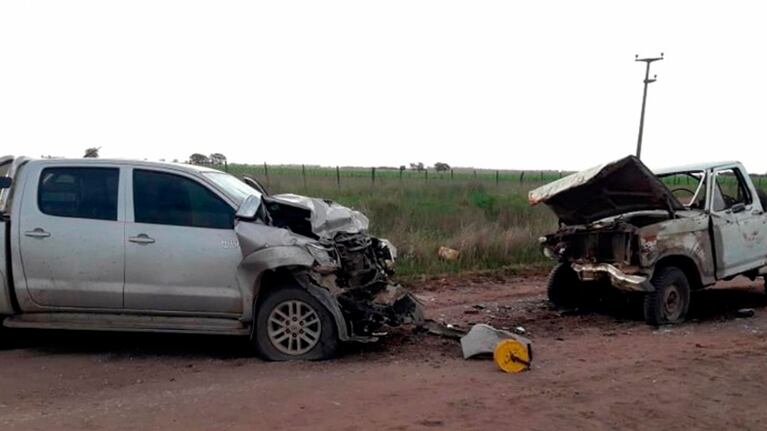 Las trompas de las camionetas quedaron destruidas.