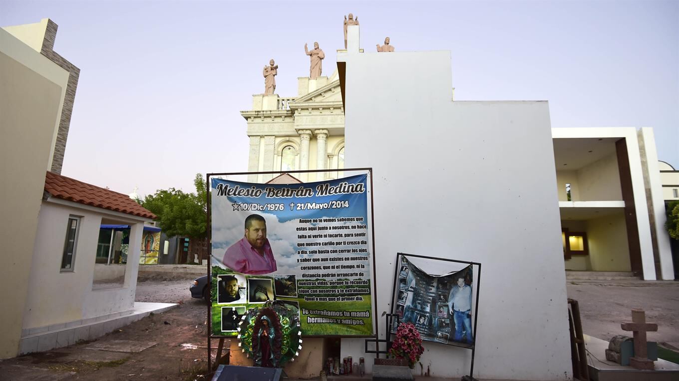 Las tumbas lujosas de capos narcos en el cementerio de Sinaloa.