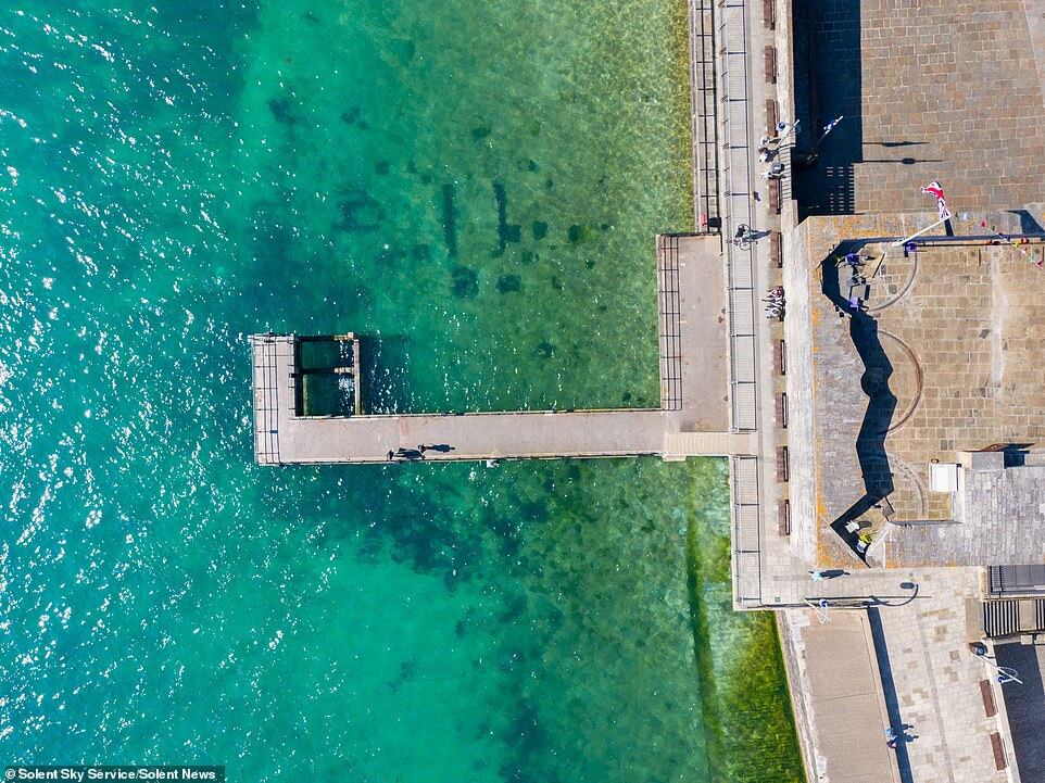 Las turbias aguas marítimas de Gran Bretaña se transformaron en cristalinas.