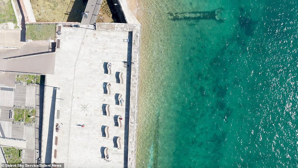 Las turbias aguas marítimas de Gran Bretaña se transformaron en cristalinas.