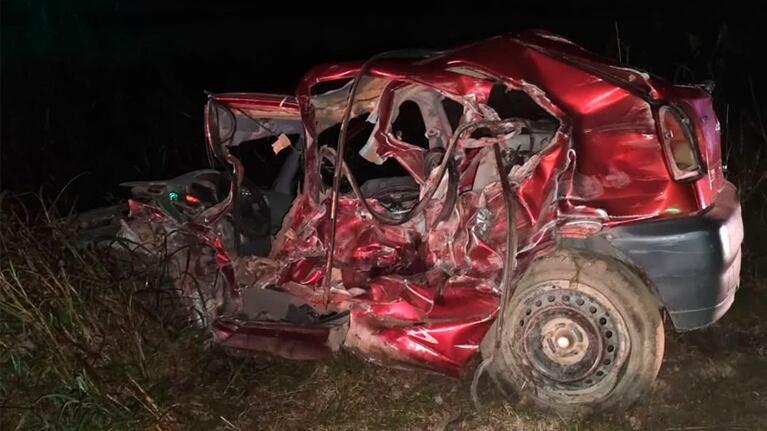 Las víctimas fatales viajaban en un VW Gol.