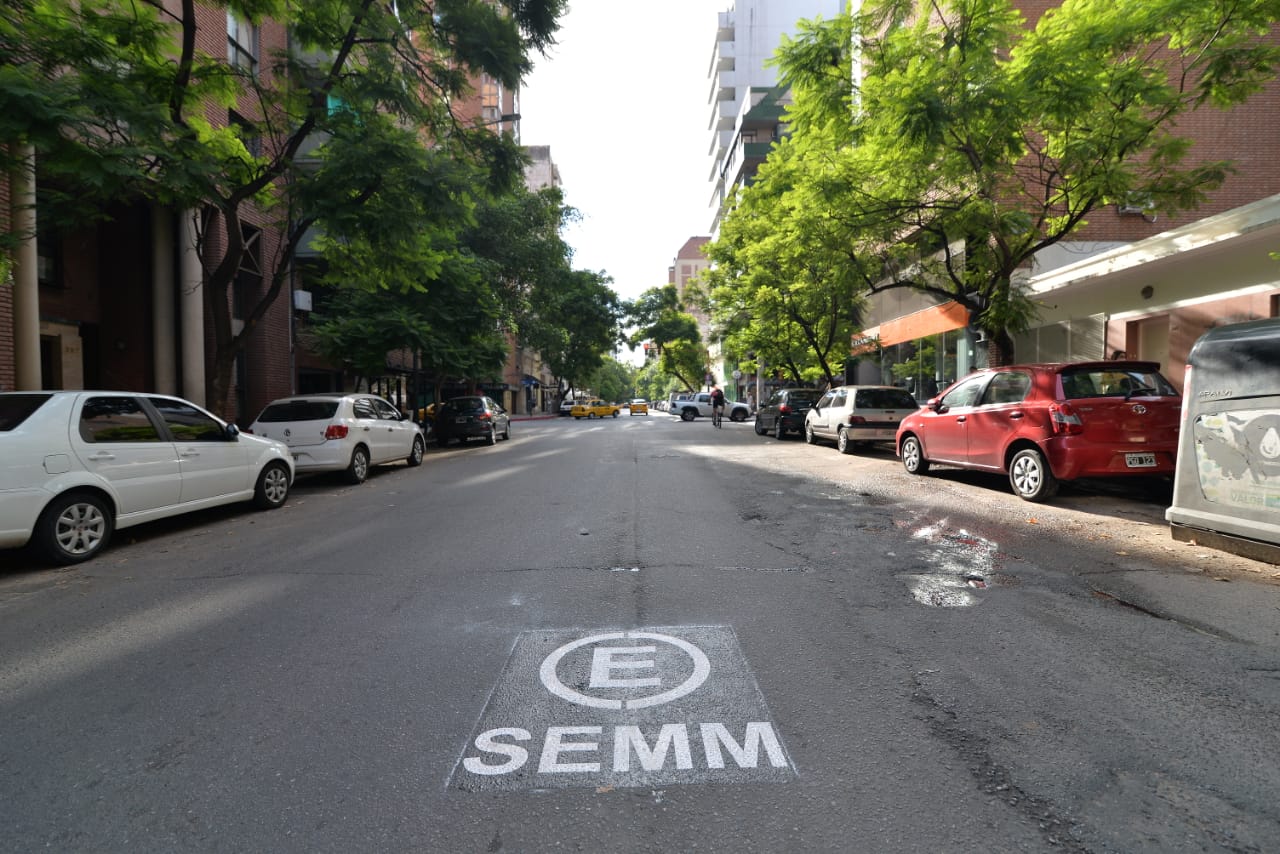 Las zonas con estacionamiento medido ya tienen señalización del SEMM.