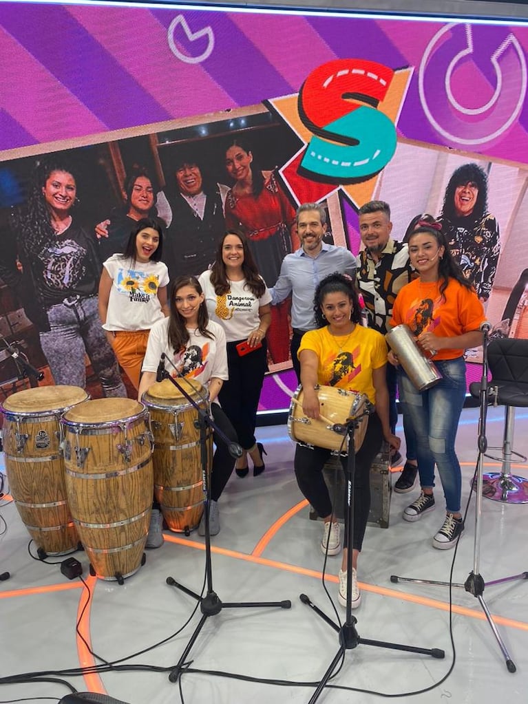 Lau, Cele y Juli: power femenino en la percusión de La Mona