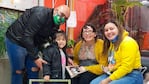 Laura, Martín y las dos nenas se reecontraron luego de cuatro meses distanciados. (Foto: Daniela Abrudsky/El Doce)