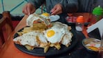 Le cobraron $1700 por dos milanesas a la napolitana y fue viral. 