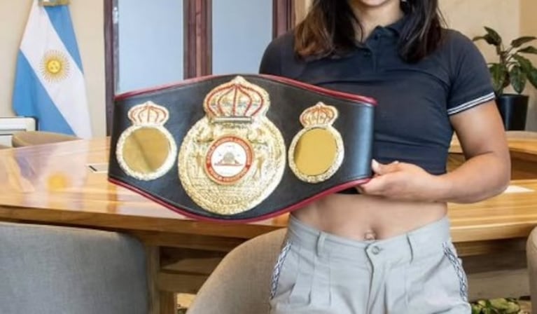 Le robaron el cinturón de campeona del mundo a la boxeadora Nazarena Romero.