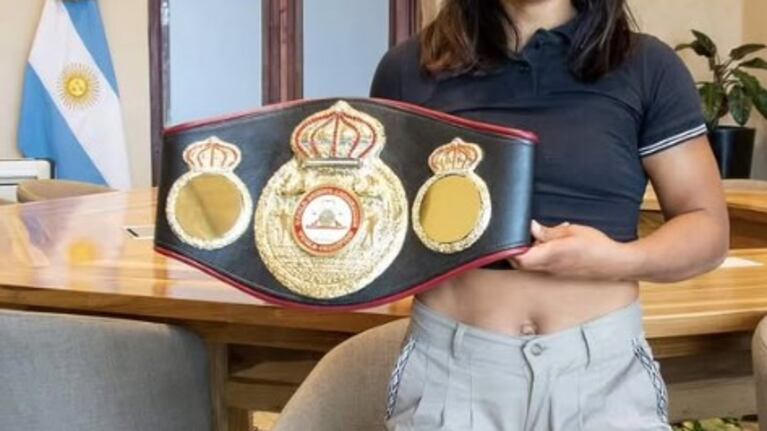 Le robaron el cinturón de campeona del mundo a la boxeadora Nazarena Romero.