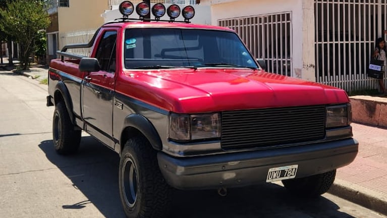 Le robaron la camioneta que usa trabajar en barrio Alto Alberdi.