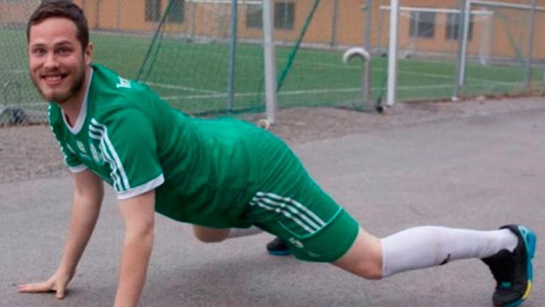 Le sacó tarjeta roja a un futbolista por una flatulencia