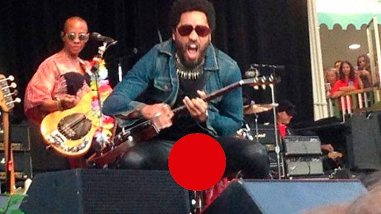 Lenny Kravitz tuvo un accidente en el escenario y mostró de más