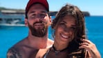 Leo Messi y Anto Roccuzzo, disfrutan de la playa.