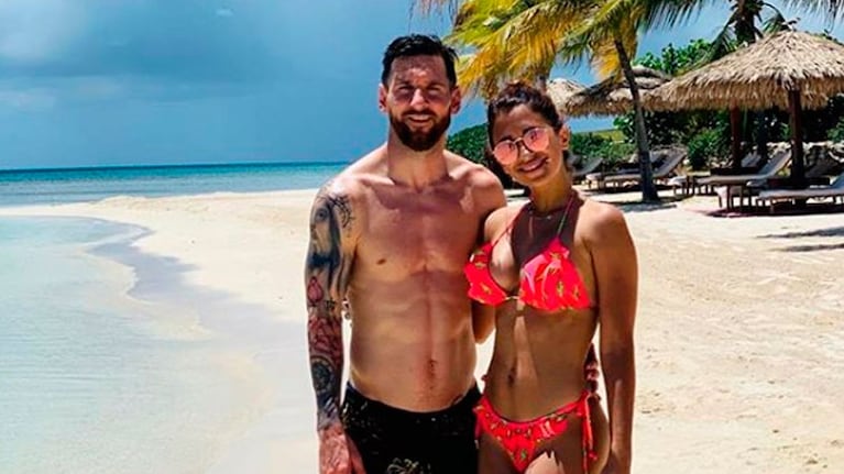 Leo y Antonella, de vacaciones y románticos.