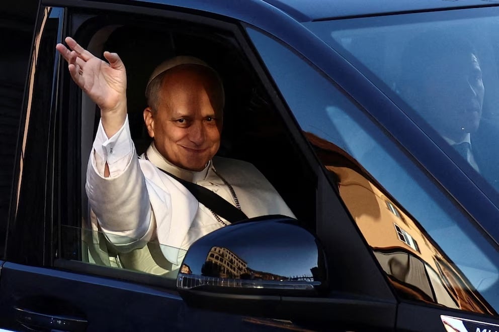 León XIV rindió homenaje al papa Francisco